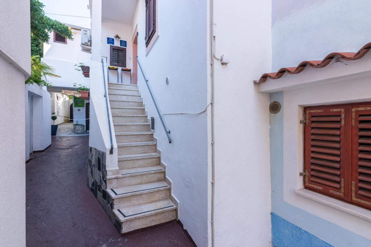 Guesthouse Francesca Baška Exteriör bild